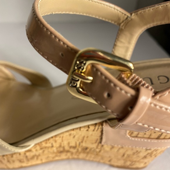 Ladies Guess wedge heel sandals size 9 1/2 gently worn very cute - Picture 7 of 10